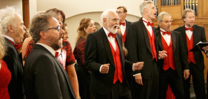 GOOG tenoren, baritons en bassen op het podium